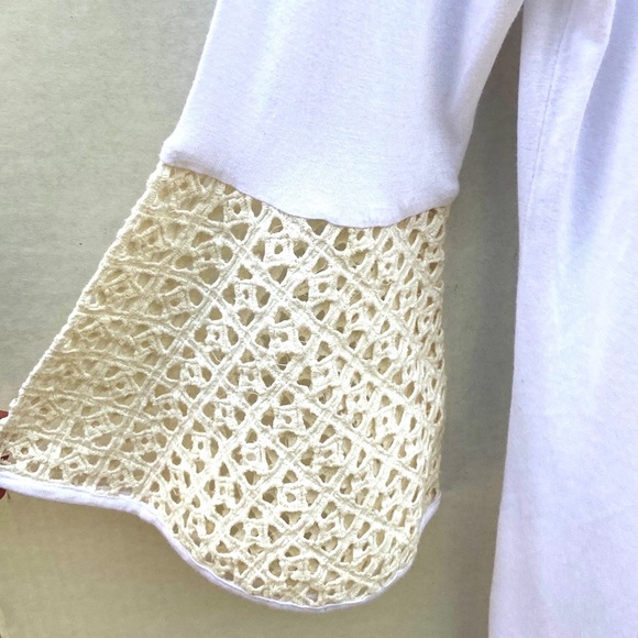 Piper by Townsen Womens size small white casual top with cream knit bell sleeves - Picture 4 of 5